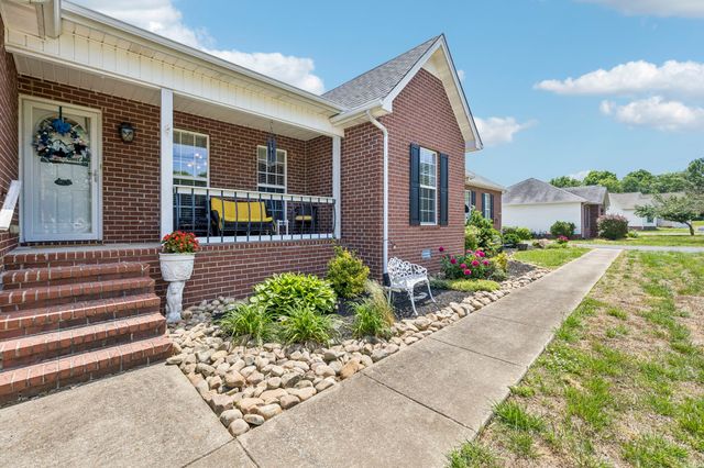 605 Meadowlark Dr, Shelbyville, TN 37160