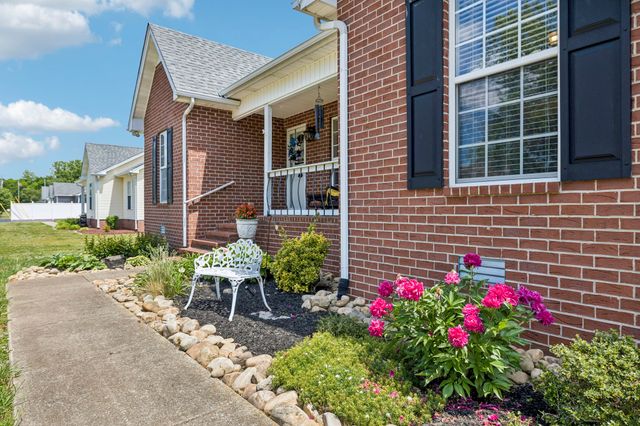 605 Meadowlark Dr, Shelbyville, TN 37160