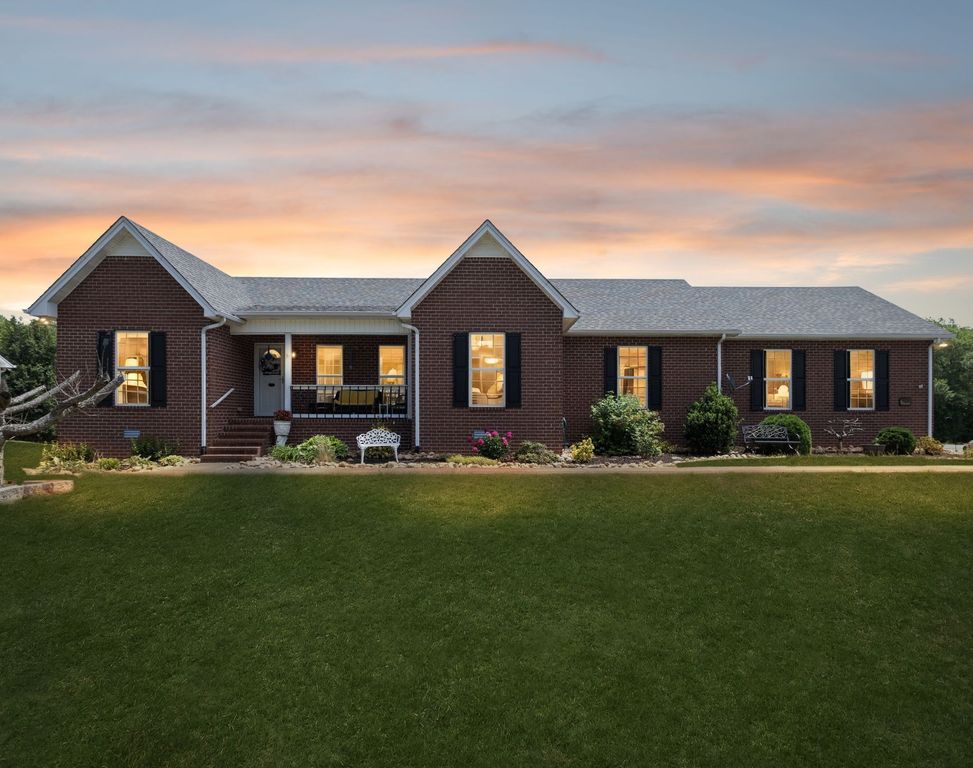 605 Meadowlark Dr, Shelbyville, TN 37160