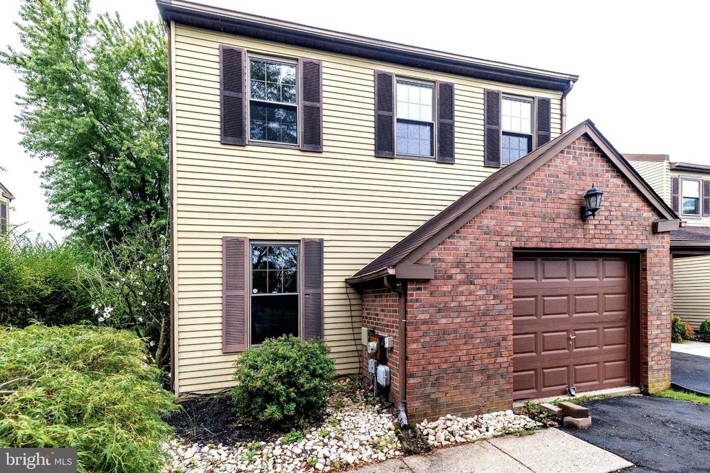 251 PARKVIEW WAY, Newtown, PA 18940 — exterior