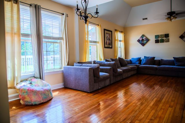 2042 Grandstand Dr, Lascassas, TN 37085