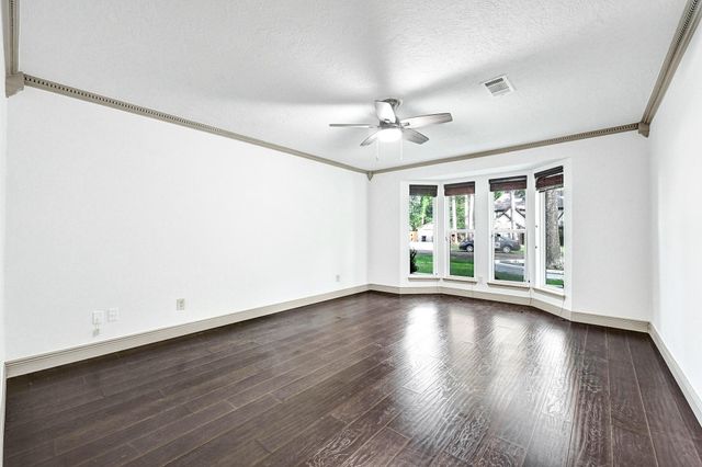 725 Talmalge Hall Drive, Conroe, TX 77302