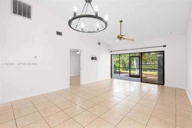 5149 E Lakes Dr, Deerfield Beach, FL 33064