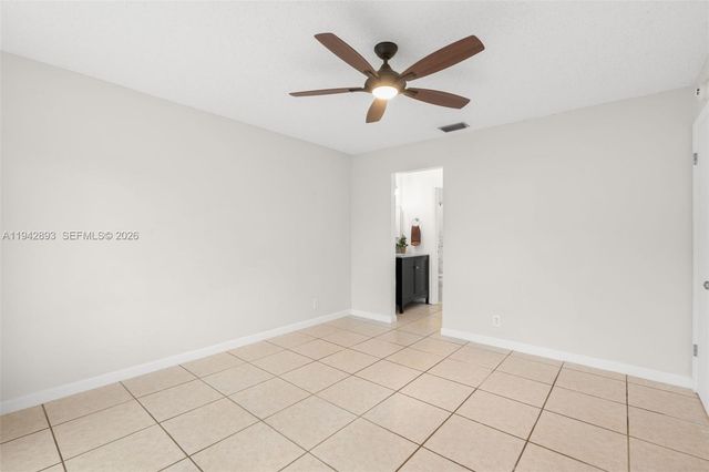 5149 E Lakes Dr, Deerfield Beach, FL 33064