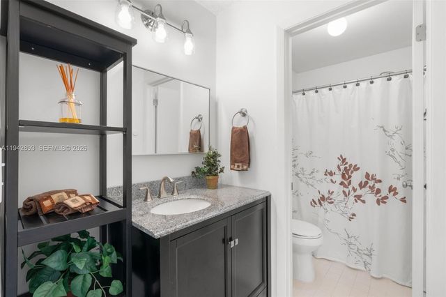 5149 E Lakes Dr, Deerfield Beach, FL 33064