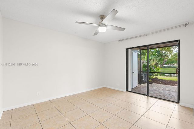 5149 E Lakes Dr, Deerfield Beach, FL 33064