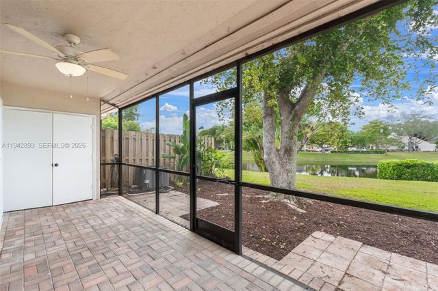 5149 E Lakes Dr, Deerfield Beach, FL 33064