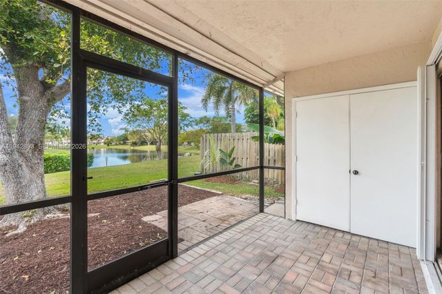 5149 E Lakes Dr, Deerfield Beach, FL 33064
