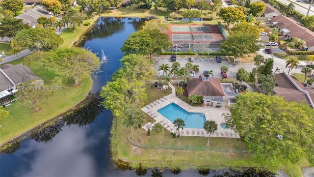 5149 E Lakes Dr, Deerfield Beach, FL 33064
