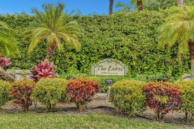 5149 E Lakes Dr, Deerfield Beach, FL 33064
