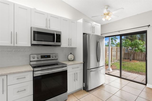 5149 E Lakes Dr, Deerfield Beach, FL 33064