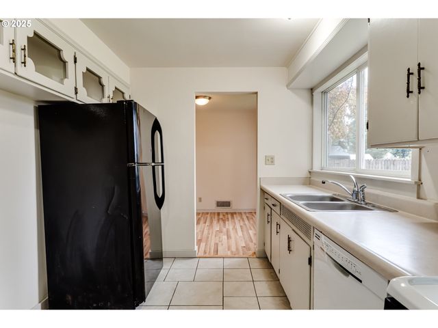 630 HAROLD St, Eugene, OR 97402