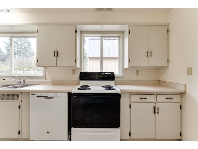 630 HAROLD St, Eugene, OR 97402