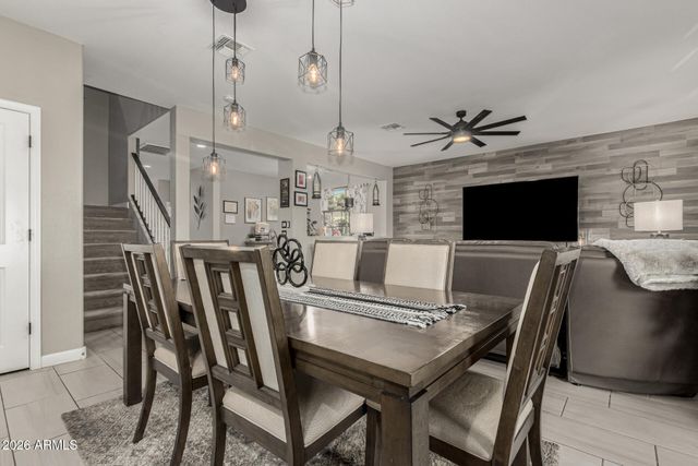 10622 W CROWN KING Road, Tolleson, AZ 85353