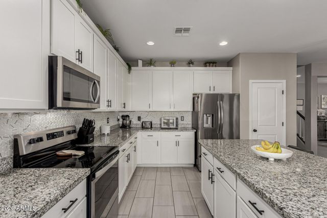 10622 W CROWN KING Road, Tolleson, AZ 85353