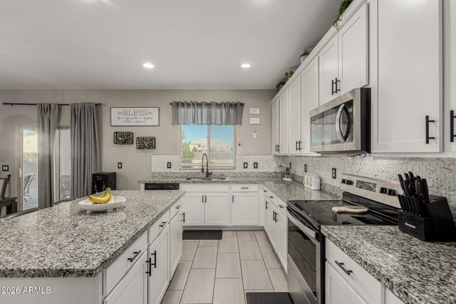 10622 W CROWN KING Road, Tolleson, AZ 85353