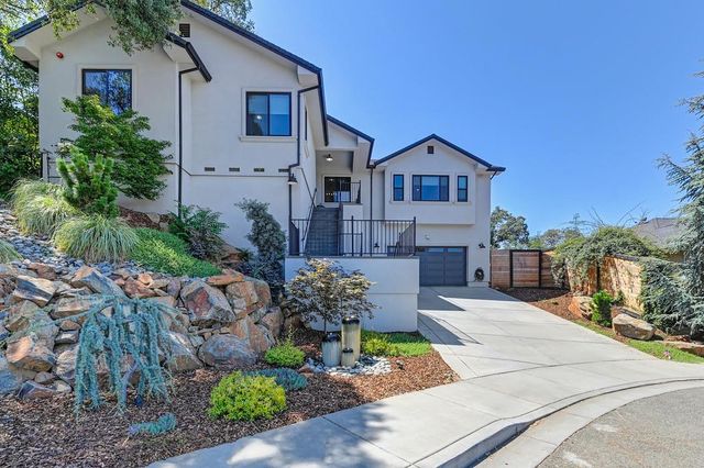 465 Miles Ct, Auburn, CA 95603