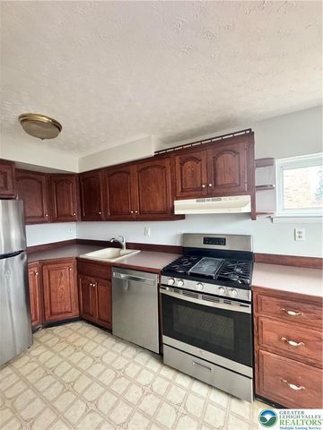 2004 Baker Drive, Allentown City, PA 18103