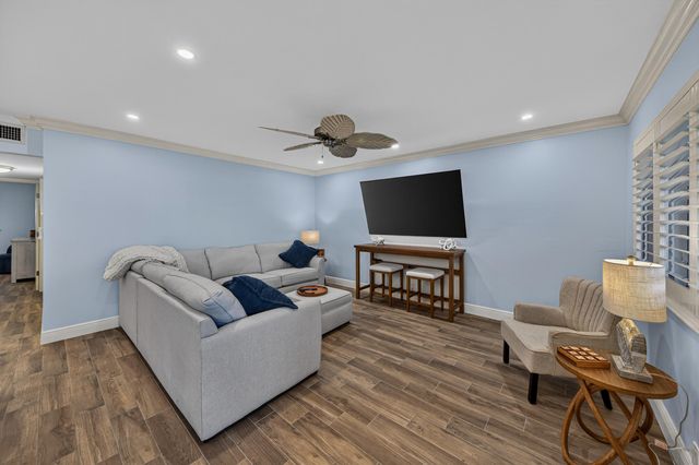 1198 Hillsboro Mile 324, Hillsboro Beach, FL 33062