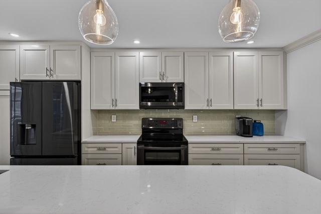 1198 Hillsboro Mile 324, Hillsboro Beach, FL 33062