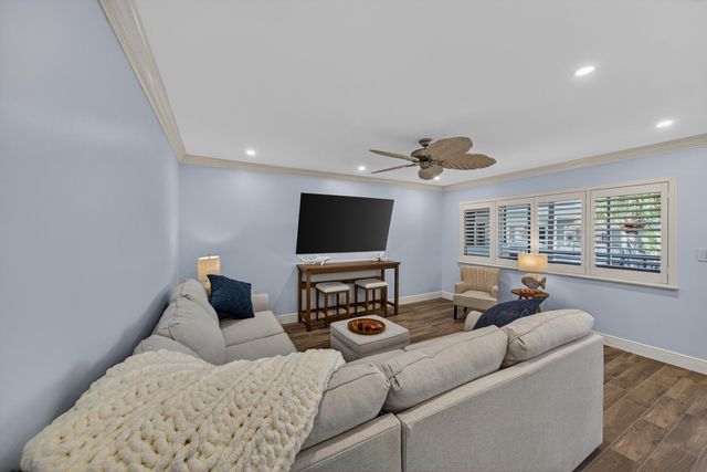 1198 Hillsboro Mile 324, Hillsboro Beach, FL 33062