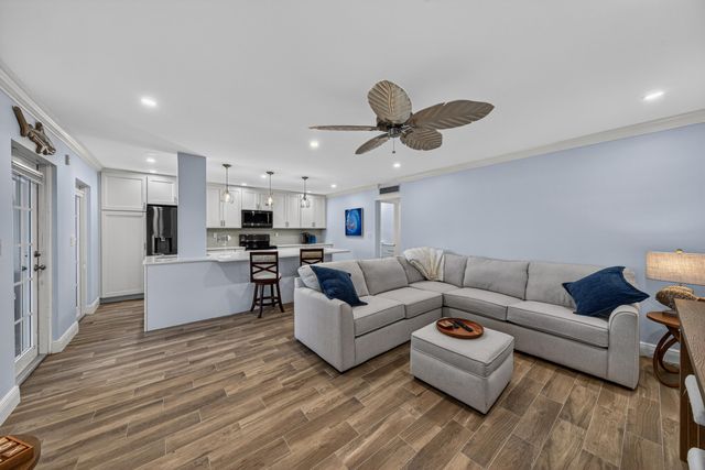 1198 Hillsboro Mile 324, Hillsboro Beach, FL 33062