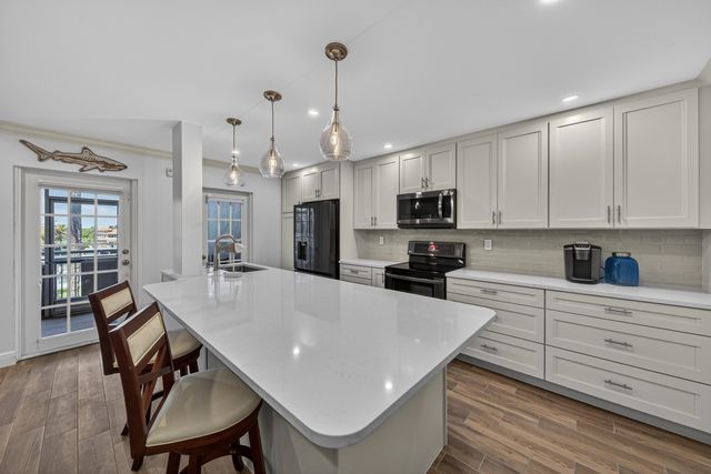 1198 Hillsboro Mile 324, Hillsboro Beach, FL 33062
