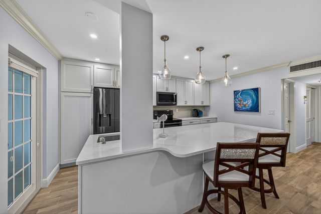 1198 Hillsboro Mile 324, Hillsboro Beach, FL 33062