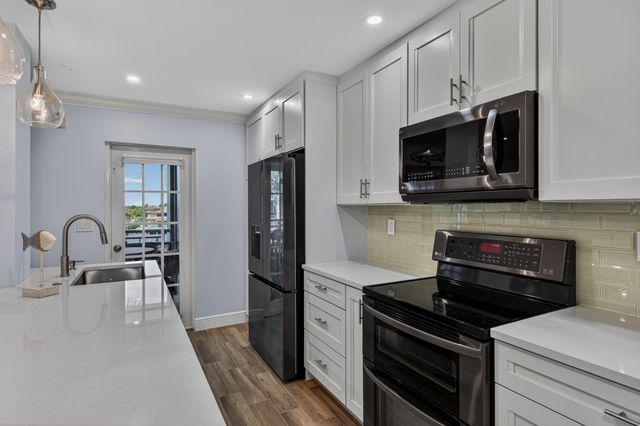 1198 Hillsboro Mile 324, Hillsboro Beach, FL 33062
