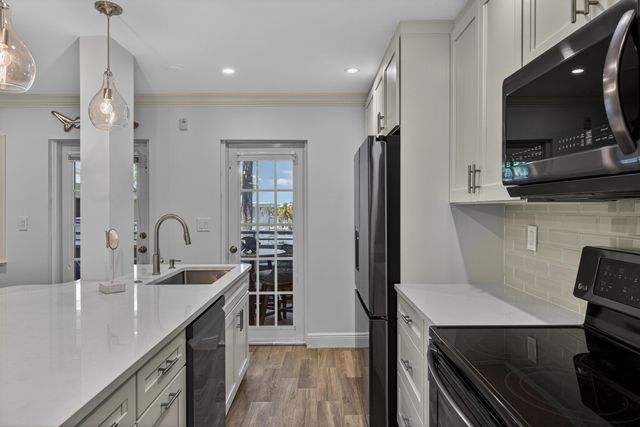 1198 Hillsboro Mile 324, Hillsboro Beach, FL 33062