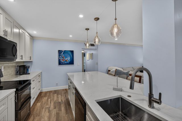 1198 Hillsboro Mile 324, Hillsboro Beach, FL 33062