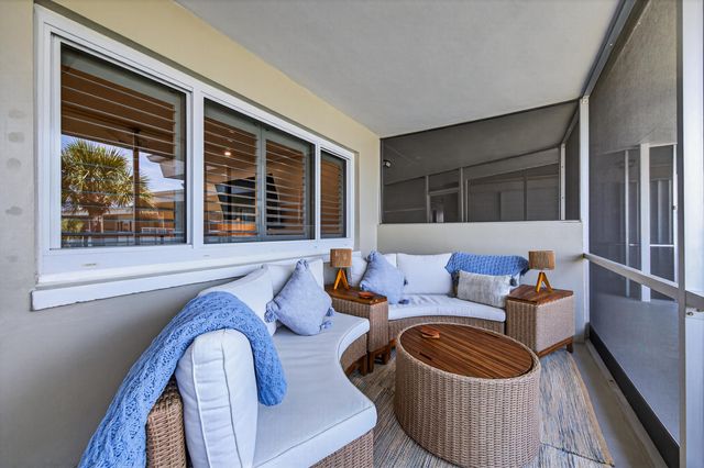 1198 Hillsboro Mile 324, Hillsboro Beach, FL 33062