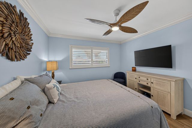 1198 Hillsboro Mile 324, Hillsboro Beach, FL 33062