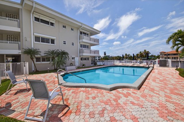 1198 Hillsboro Mile 324, Hillsboro Beach, FL 33062