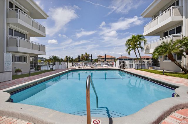 1198 Hillsboro Mile 324, Hillsboro Beach, FL 33062