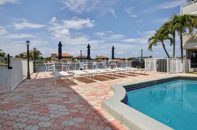 1198 Hillsboro Mile 324, Hillsboro Beach, FL 33062