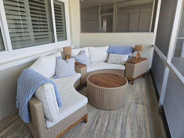 1198 Hillsboro Mile 324, Hillsboro Beach, FL 33062