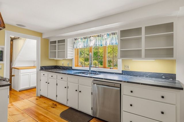 100 Turkey Hill Road, Newburyport, MA 01950