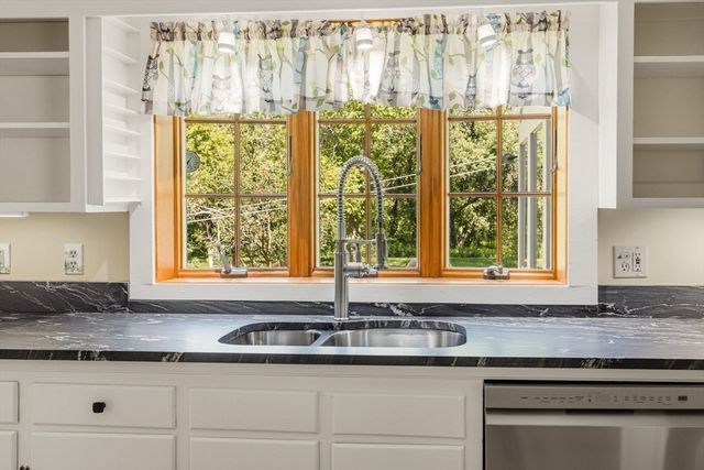 100 Turkey Hill Road, Newburyport, MA 01950
