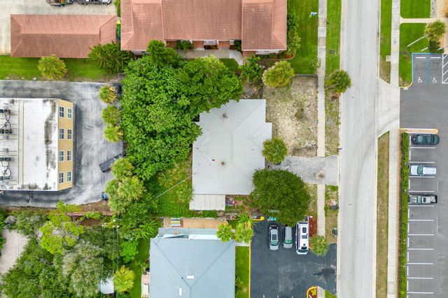 136 Marion Lane, Cocoa Beach, FL 32931