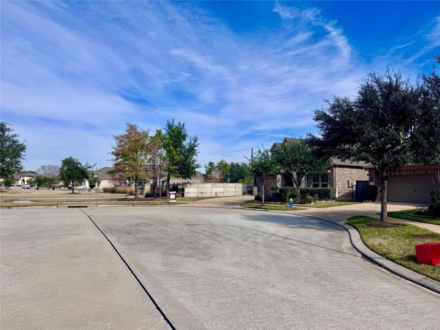 18630 Luma Cove Lane, Cypress, TX 77429