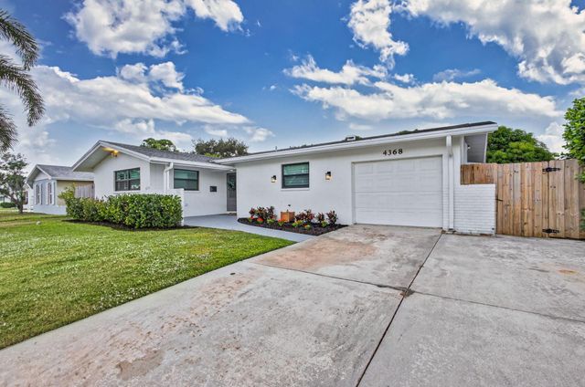 4368 Fuschia Circle N, Palm Beach Gardens, FL 33410