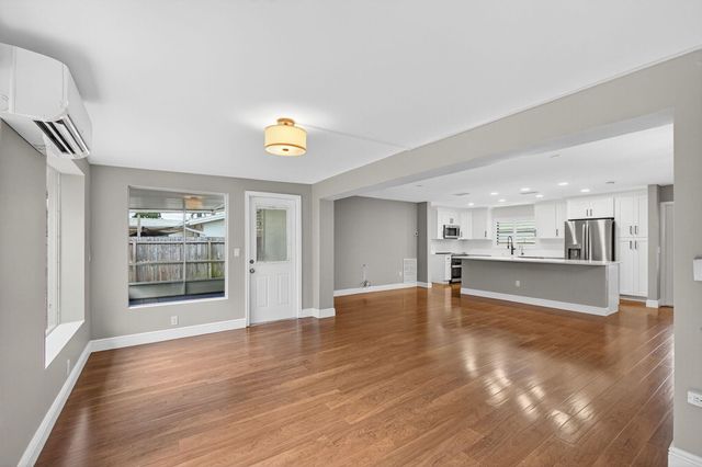 4368 Fuschia Circle N, Palm Beach Gardens, FL 33410