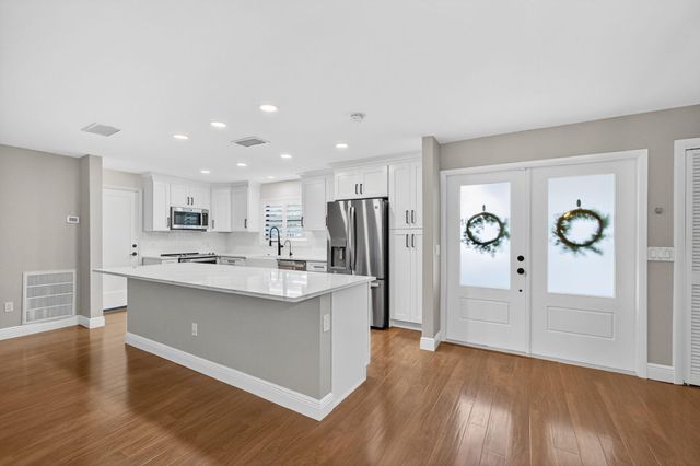 4368 Fuschia Circle N, Palm Beach Gardens, FL 33410