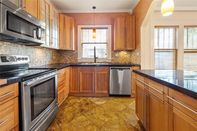 113 W POWHATAN AVENUE, Tampa, FL 33604