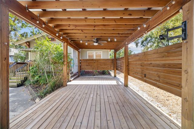 113 W POWHATAN AVENUE, Tampa, FL 33604