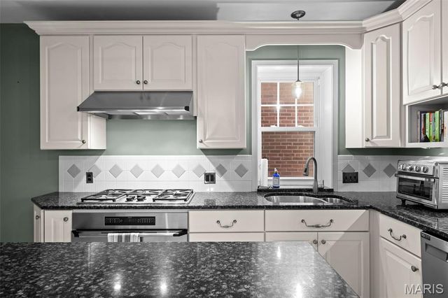 4056 Quincy Street, St Louis, MO 63116