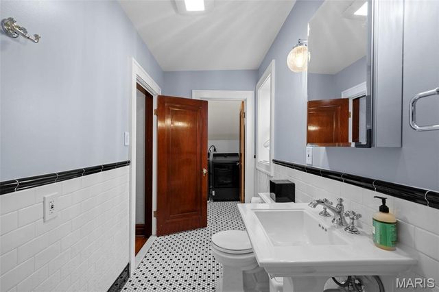 4056 Quincy Street, St Louis, MO 63116