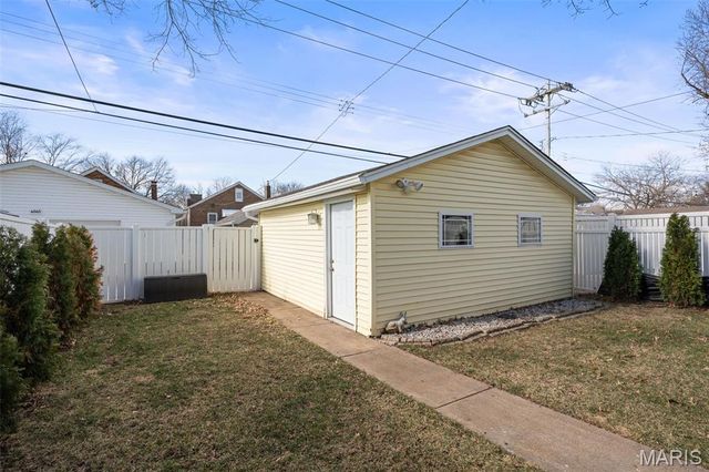 4056 Quincy Street, St Louis, MO 63116