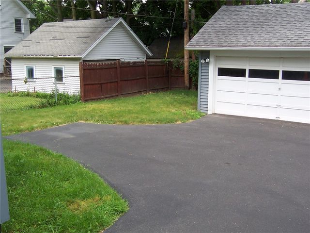 86 Everett Street, Greece, NY 14615